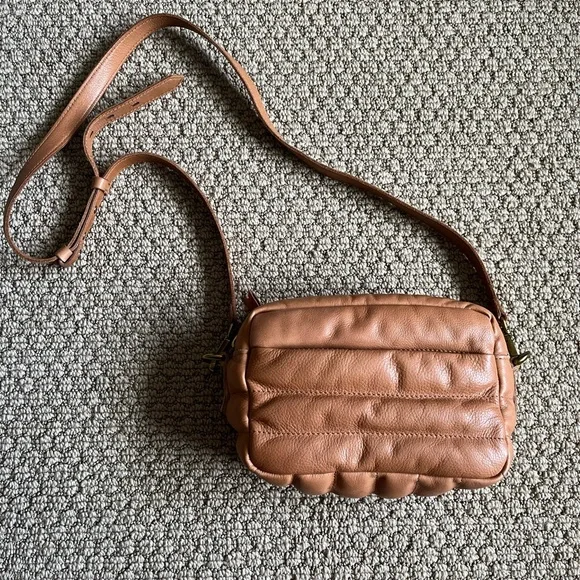 Madewell the transport camera bag puff edition - Picture 4 of 9